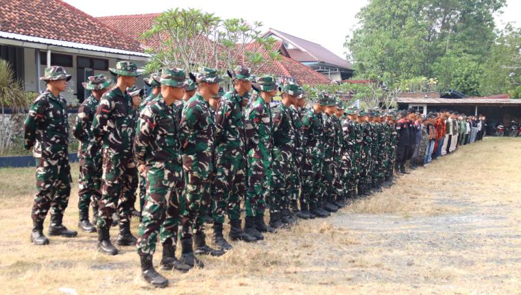 Kasdim Banjarnegara Pimpin Apel Bersih Selokan Wujud Nyata TMMD Peduli Lingkungan
