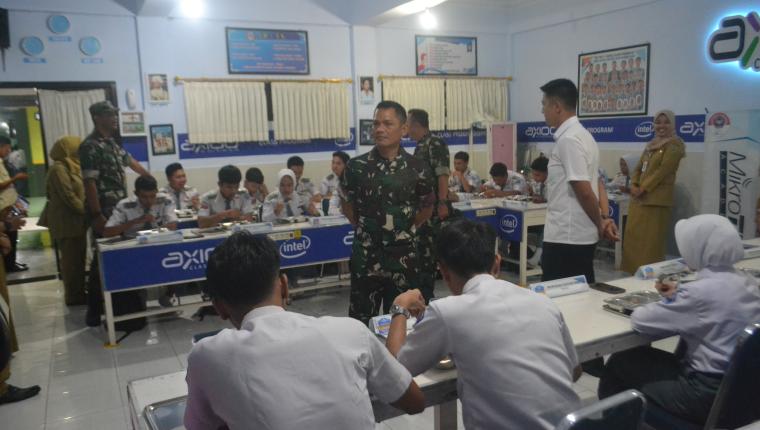 Dandim 0704 Banjarnegara Tinjau Langsung Hari Pertama Program Makan Bergizi Gratis di SMK Pancabakti