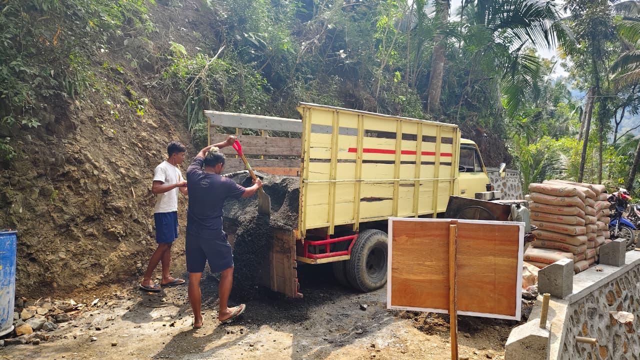 Margono Bongkar Pasir untuk TMMD Reguler ke-129