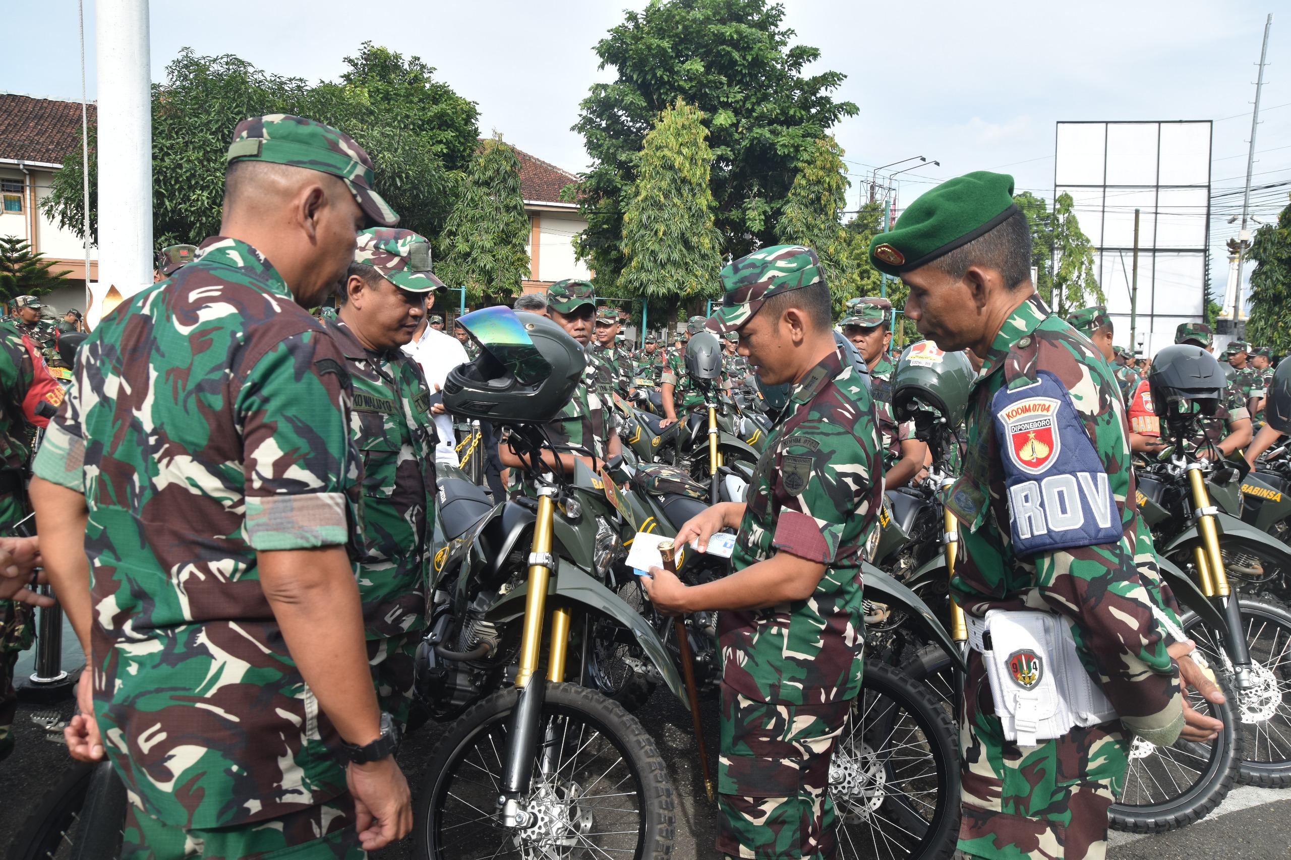 Dandim 0704 Banjarnegara Tinjau Kendaraan Personel dan Tekankan Disiplin Satuan