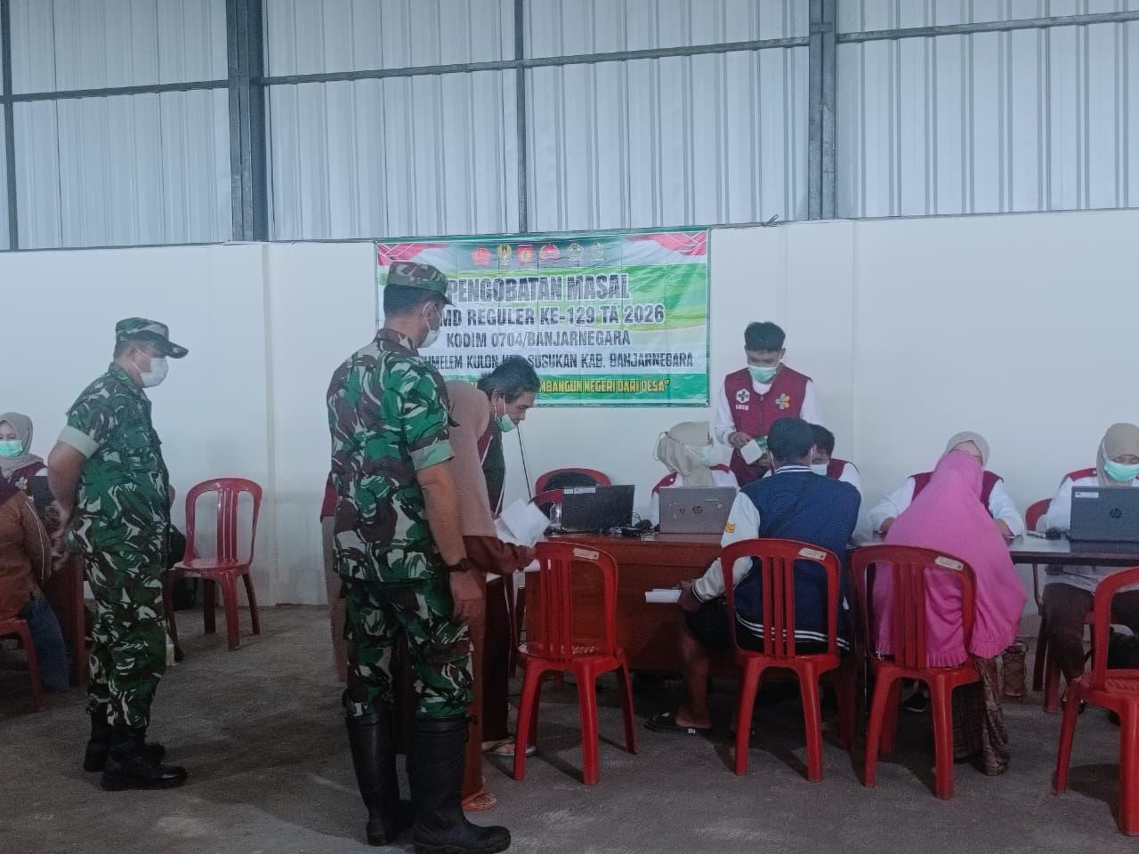 Di Balik Pembangunan TMMD Hadir Kepedulian Kesehatan untuk Warga Gumelem Kulon