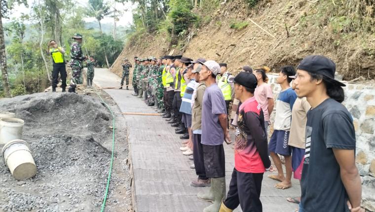Apel Pagi Jadi Penyemangat Satgas TMMD Danramil Susukan Teguhkan Komitmen Membangun Desa