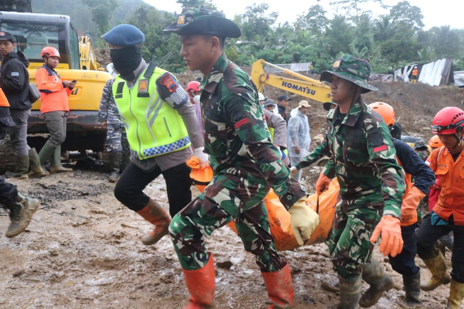 Operasi Pencarian Longsor Situkung Diperkuat 19 Warga Masih Hilang