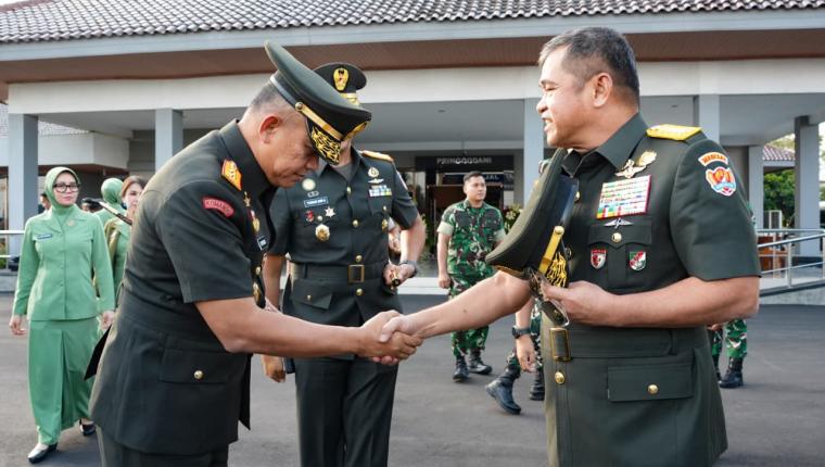 Pangdam IV Diponegoro Dampingi Kasad Bekali Taruna Akmil Siapkan Pemimpin TNI AD Menuju Indonesia Emas 2045