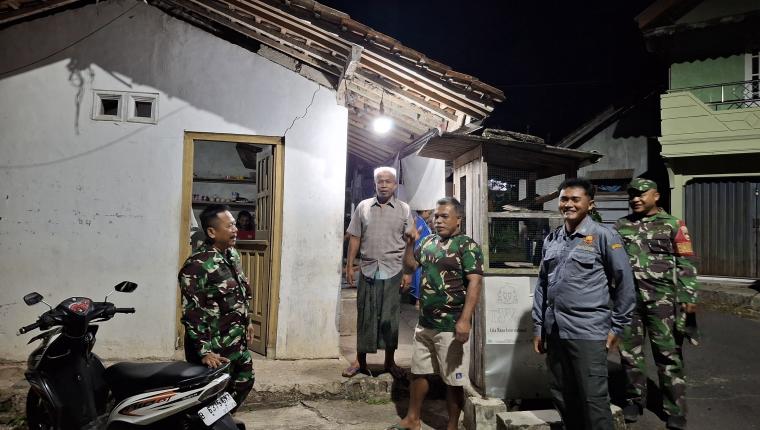 Patroli Gabungan TNI Perkuat Siskamling dan Sosial