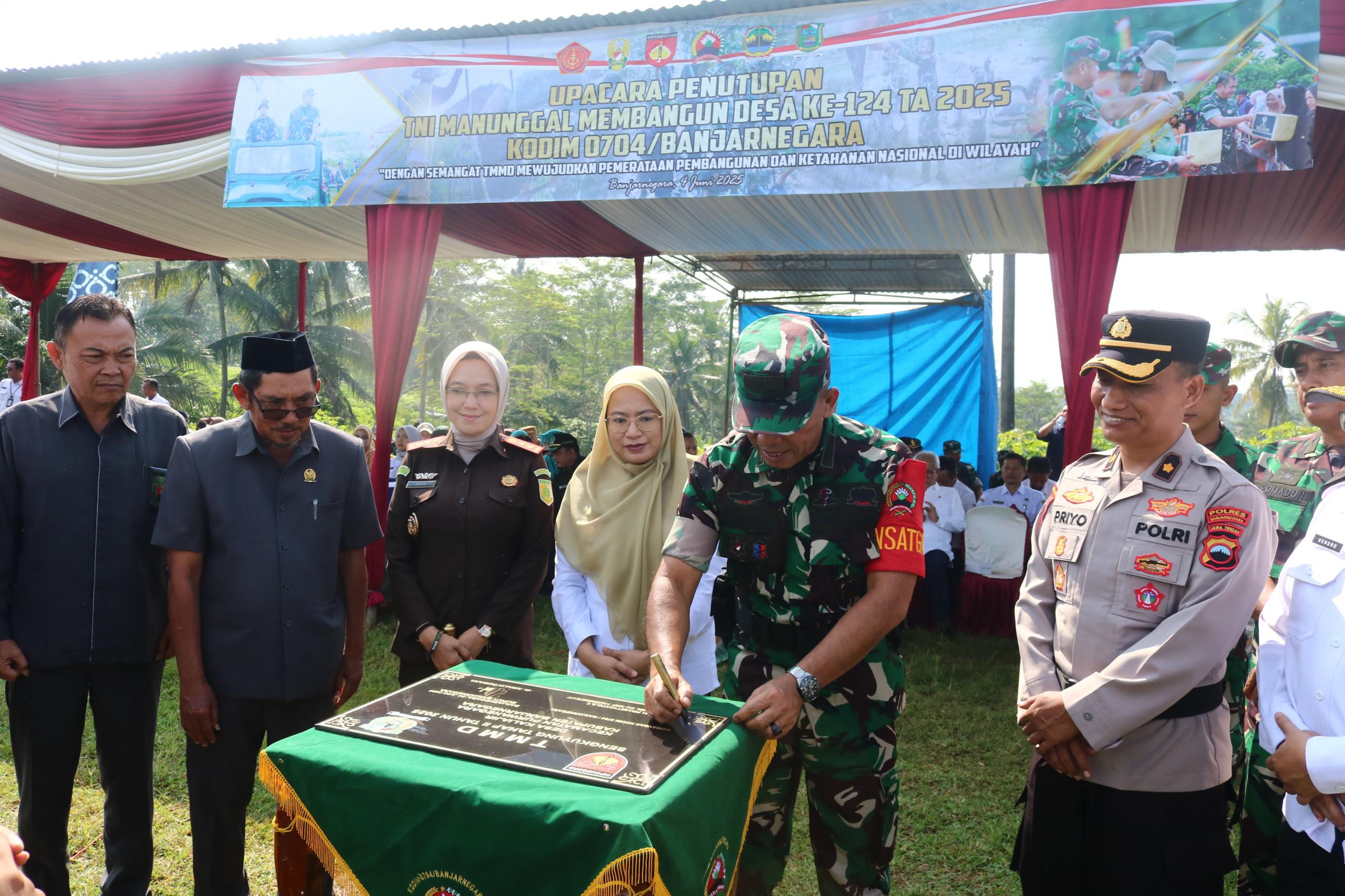 TMMD Sengkuyung Tahap II Banjarnegara Resmi Ditutup Jembatan Baru Hadirkan Harapan Baru di Kaliajir