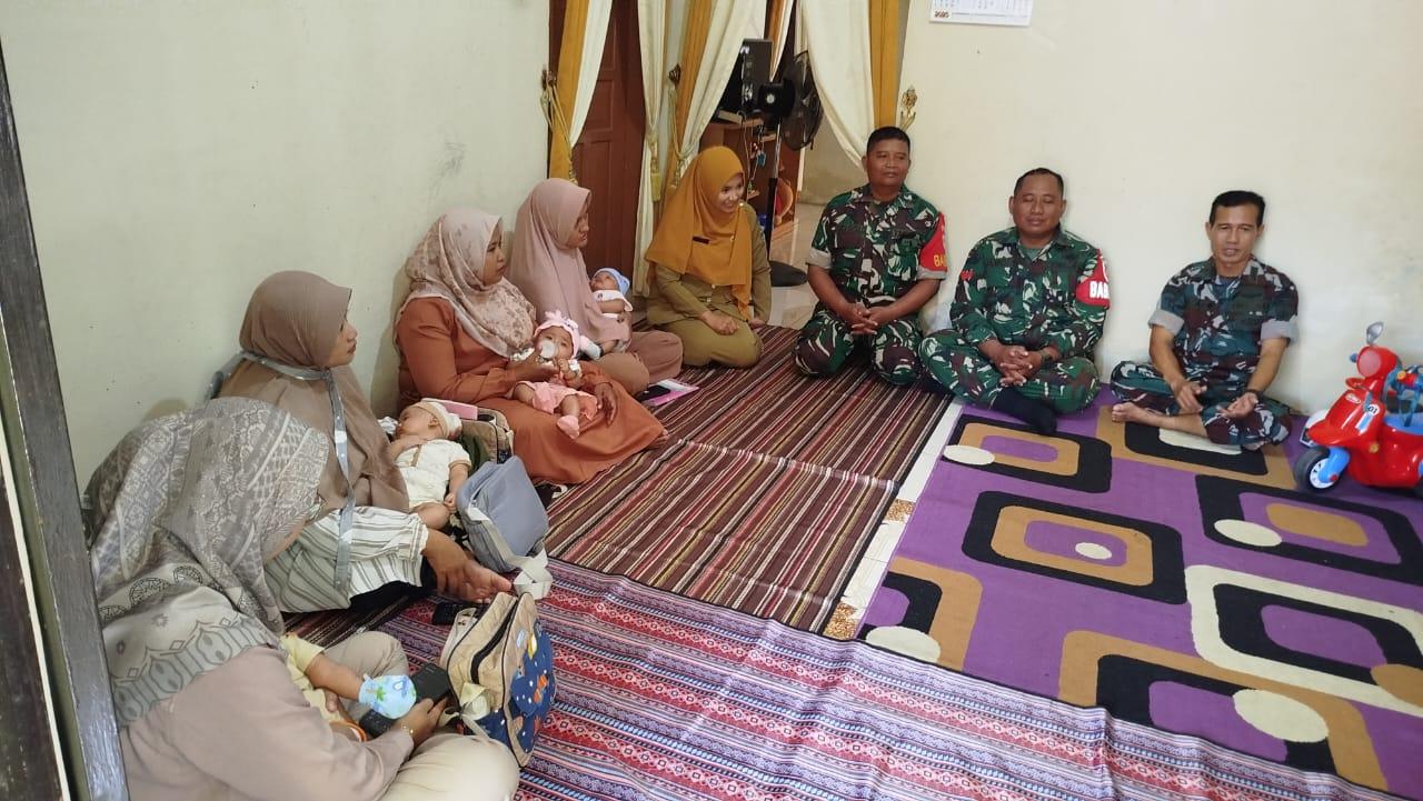 TNI Hadir di Tengah Posyandu Satukan Langkah Cegah Stunting di Desa Susukan