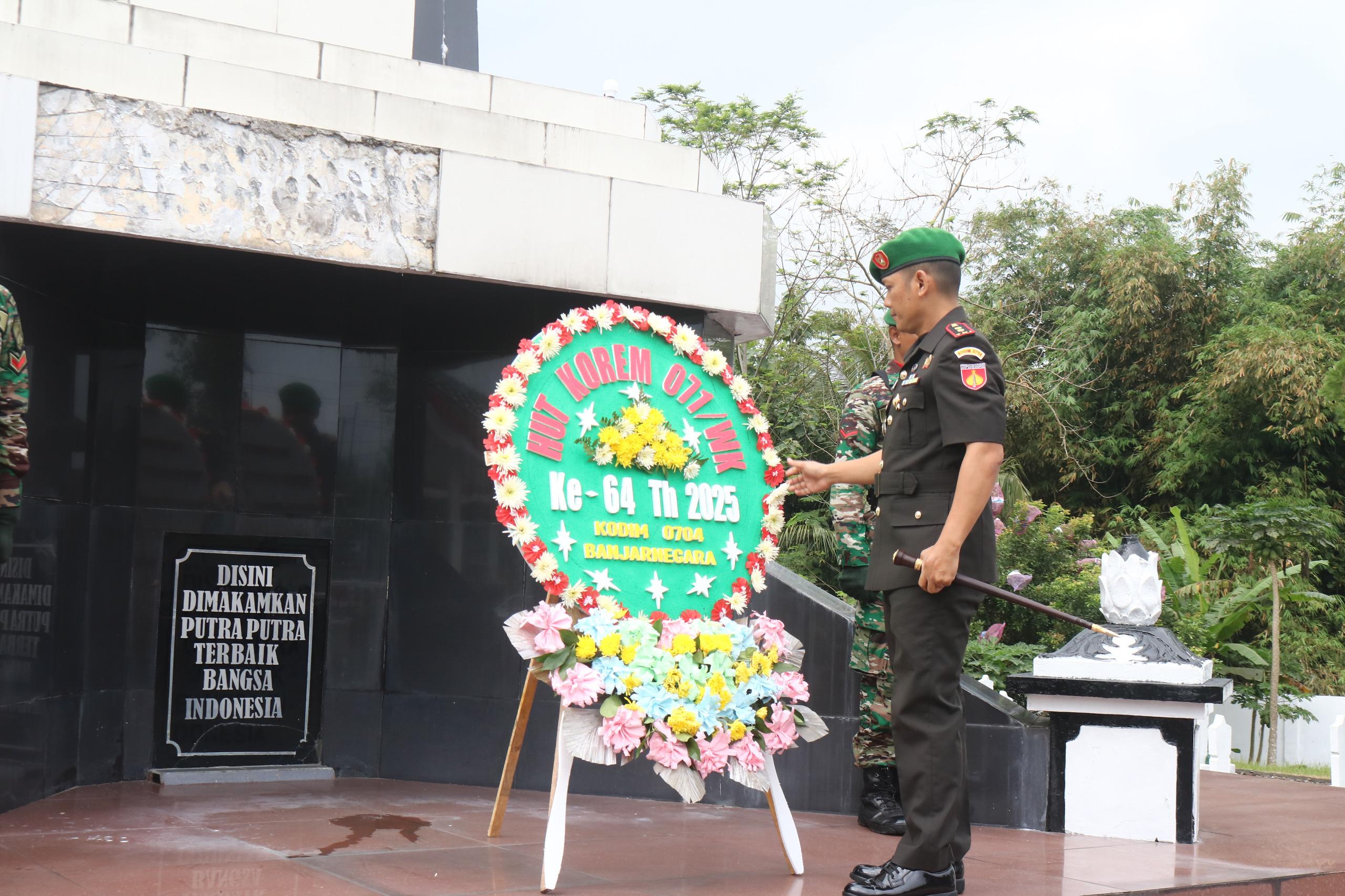 Ziarah dan Tabur Bunga Wujud Penghormatan Kodim 0704 Banjarnegara pada Pahlawan