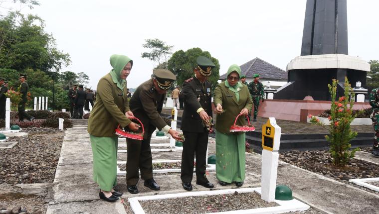 Dandim Banjarnegara Pimpin Ziarah Nasional di TMP Sureng Yudha