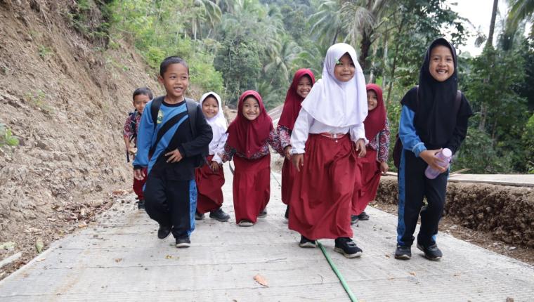 Langkah Kecil Menuju Sekolah Harapan Besar dari Jalan TMMD untuk Generasi Desa