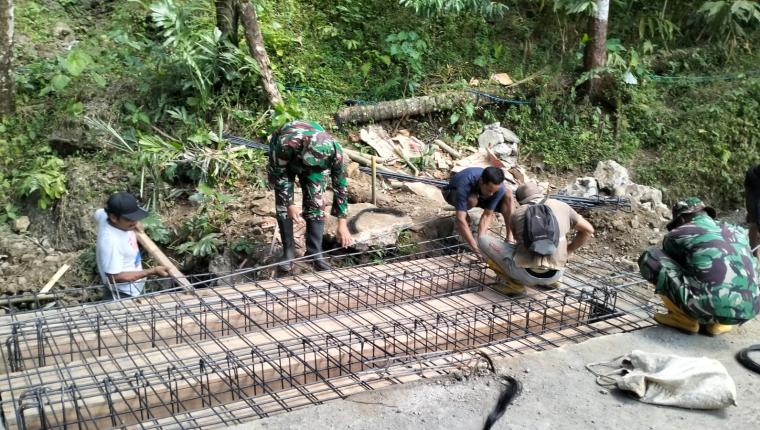 Rangka Besi Kokoh untuk TMMD Reg 129
