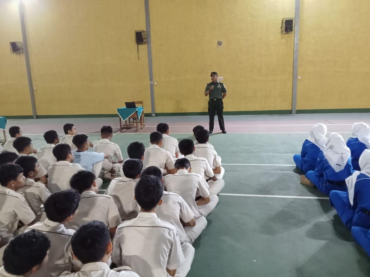 Koramil Punggelan Sosialisasikan KKRI di SMKN 1