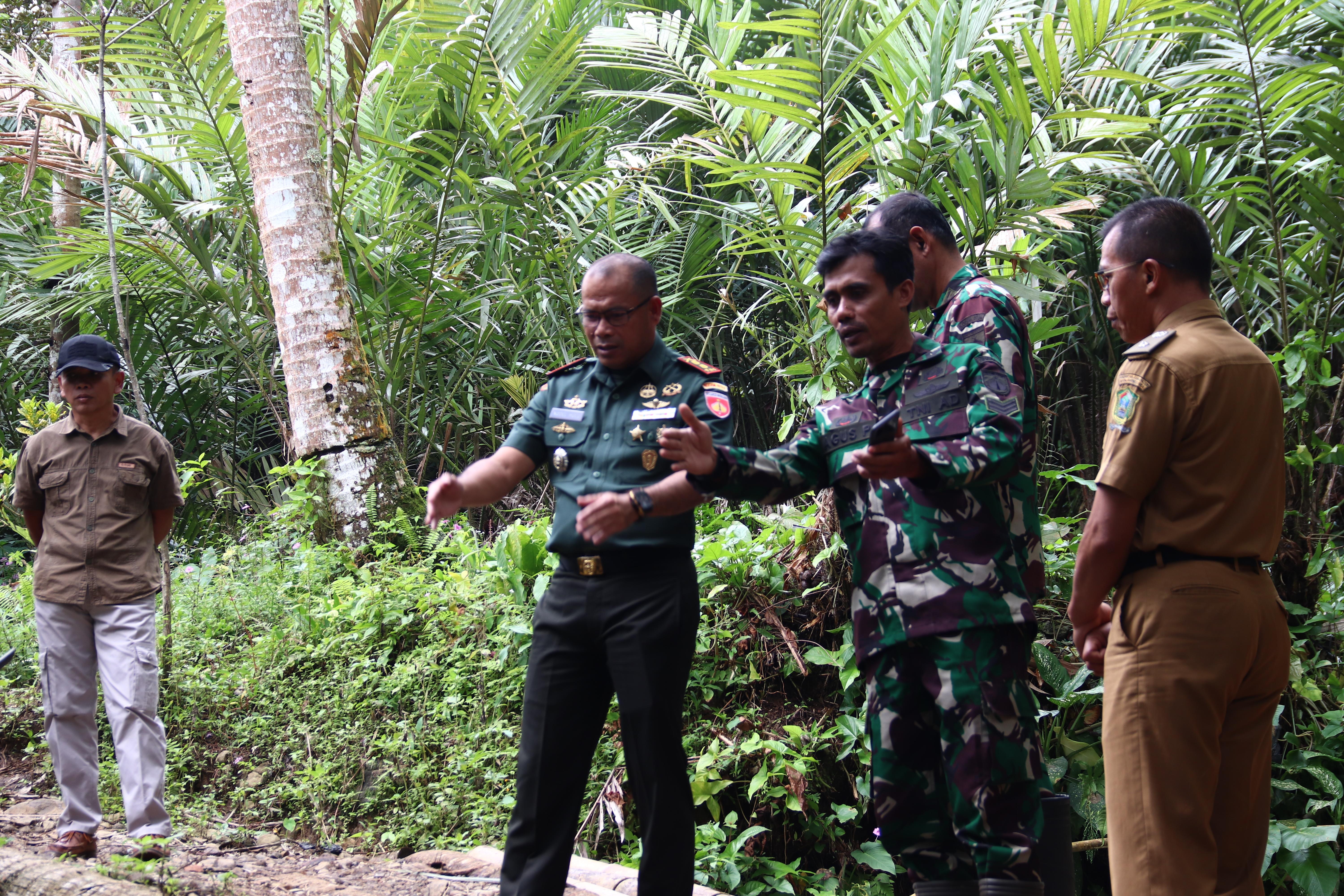 Dandim Banjarnegara Cek Lokasi Rencana Pembangunan Jembatan Armco