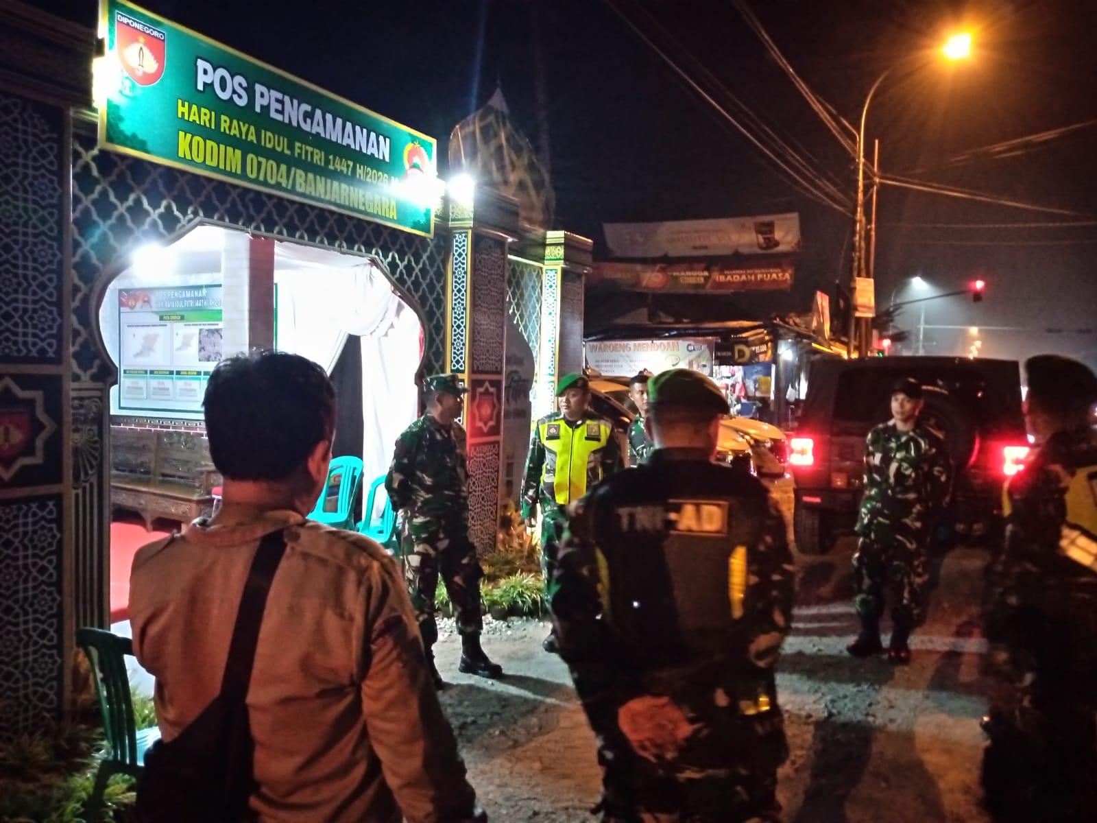 Dandim Banjarnegara Tinjau Pos Pengamanan Lebaran di Mrica Bawang