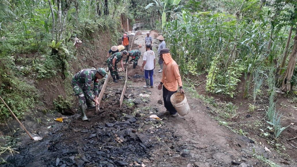 Jalan Usaha Tani di Dukuh Sirandu Akses Baru Harapan Baru bagi Petani